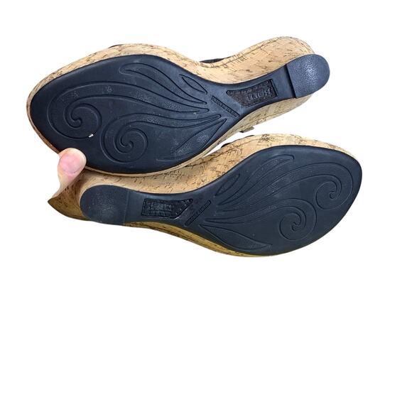 Born Black Leather Wedge Sandals Size 10 Comfy Casual Leather Shoes - Picture 6 of 11